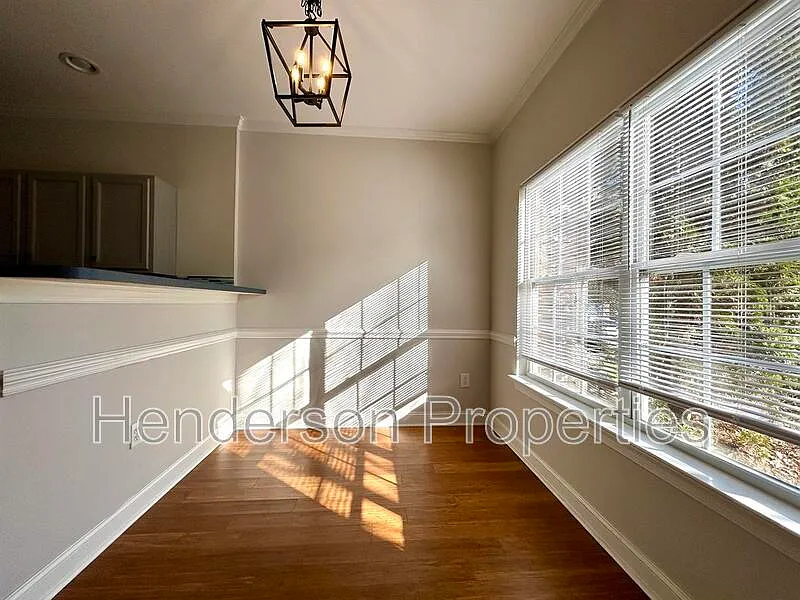 2 bed, 2.5 bath, 1390 sqft, $1,550 — Photo 4