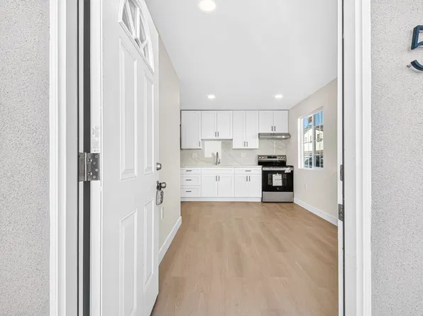 994 El Camino Dr, 994 El Camino Dr #5, Costa Mesa, CA 92626