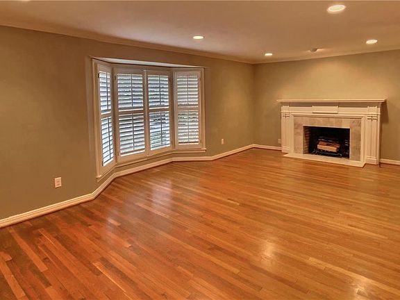 5th image of 411 Monticello Dr