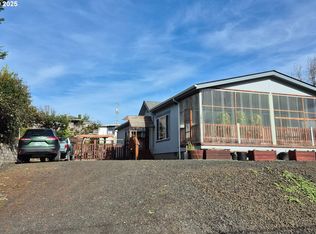 1873 E Cedar St, Myrtle Point, OR 97458