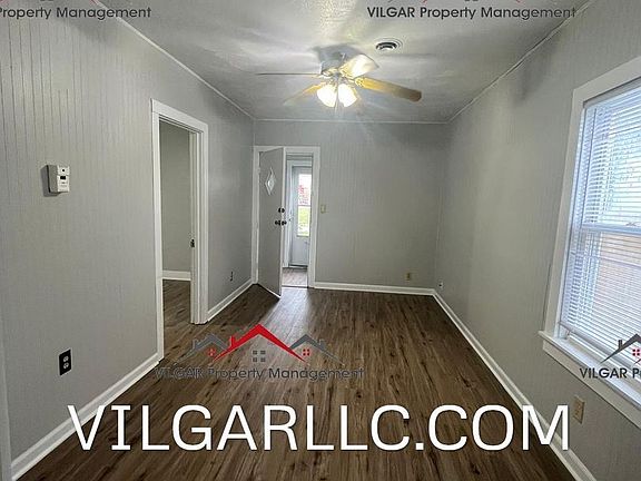 5th image of 4013 Melville Ave #1REAR