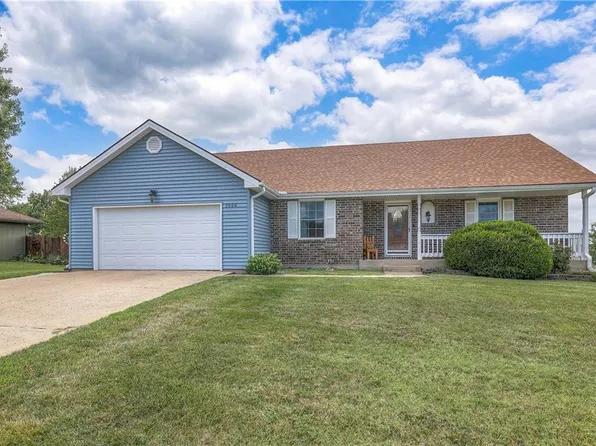 1006 N King Ave, Harrisonville, MO 64701