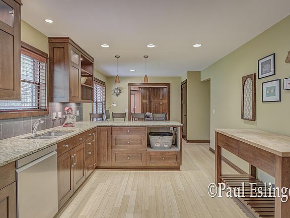 5th image of 5961 Robin Hill Drive Ne
