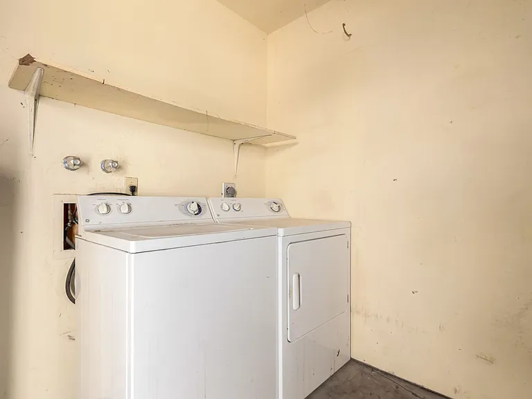 615 N Arrowhead Dr — Photo 24