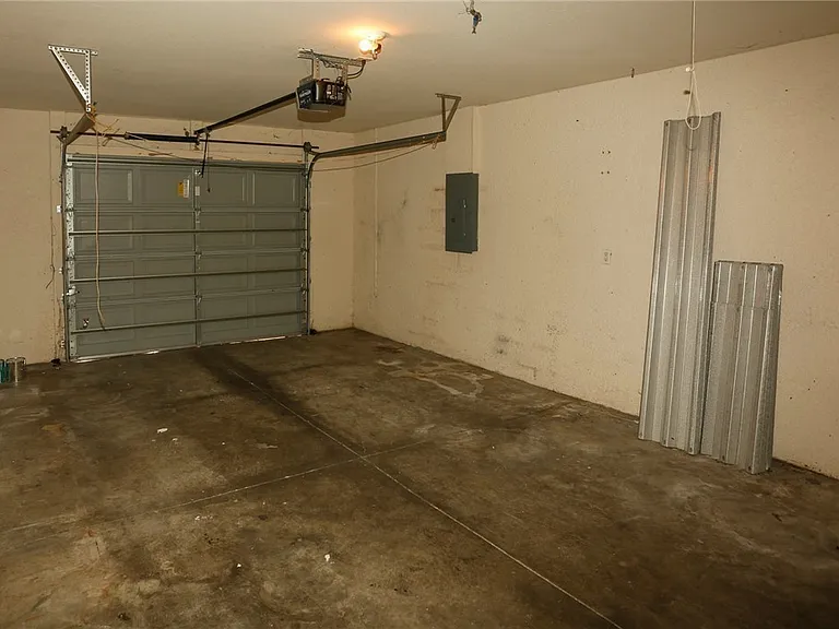 4754 Leonard Blvd S — Photo 18