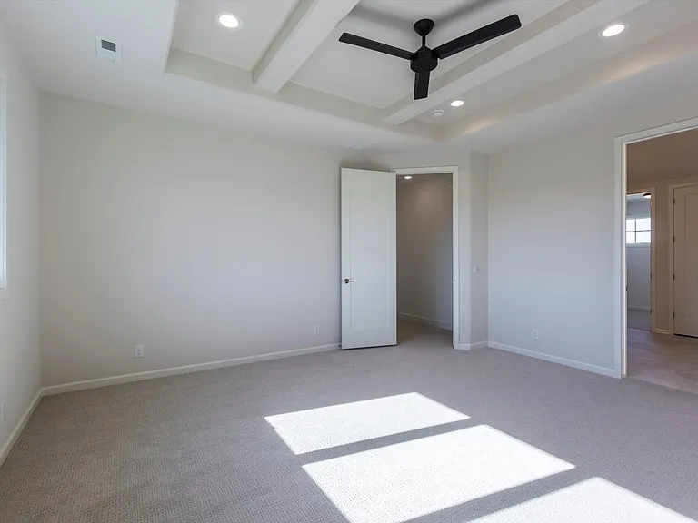 21911 Parkview Dr — Photo 38