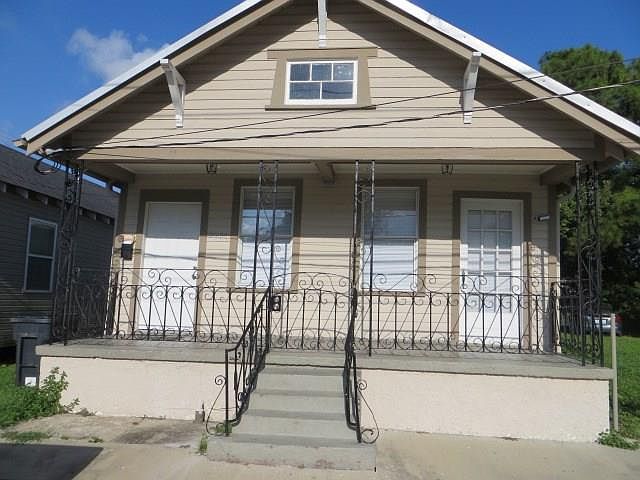 1st image of 2204 Desire St