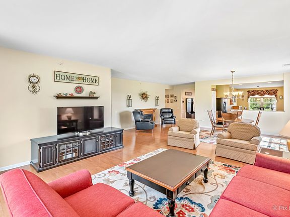 5th image of 12567 Carmel Ln