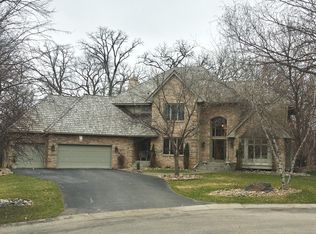 6135 Sweetwater Ct, Shorewood, MN 55331