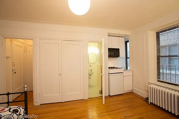 Rented by Garfield Realty  | media 44