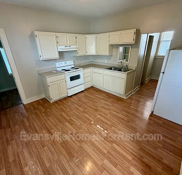 2502 W Delaware St — Photo 3