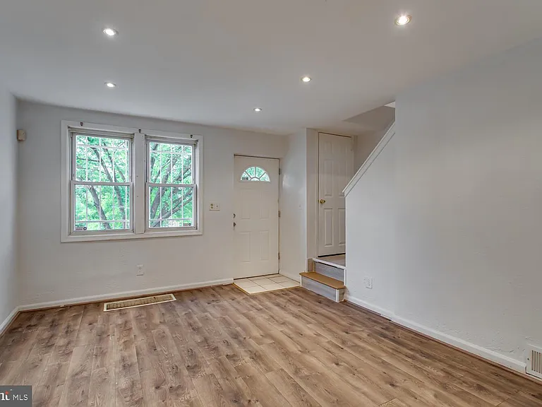 5539 Central Ave SE — Photo 11