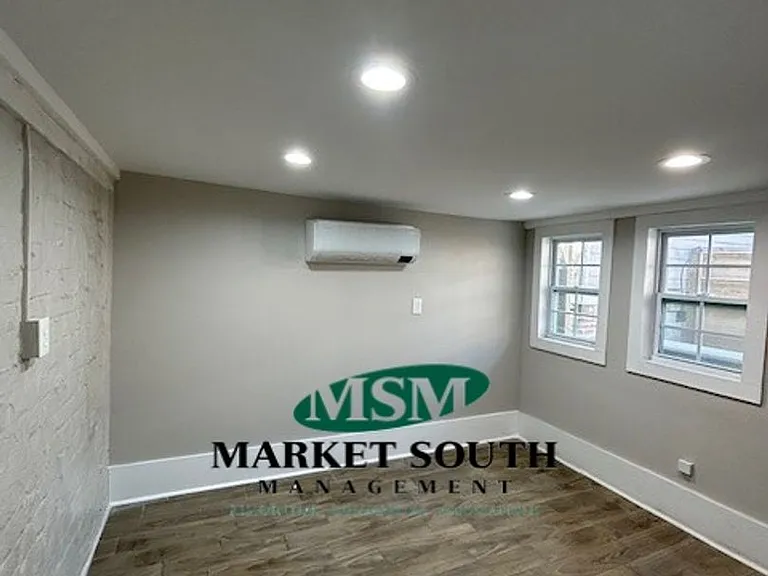 31 E 404 — Photo 11