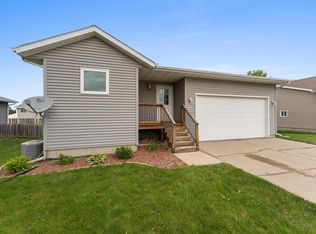1210 Madison St, Vermillion, SD 57069