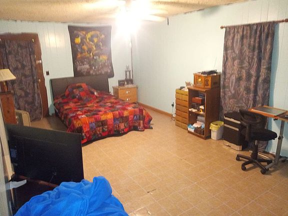 4th image of 419 W Elm St