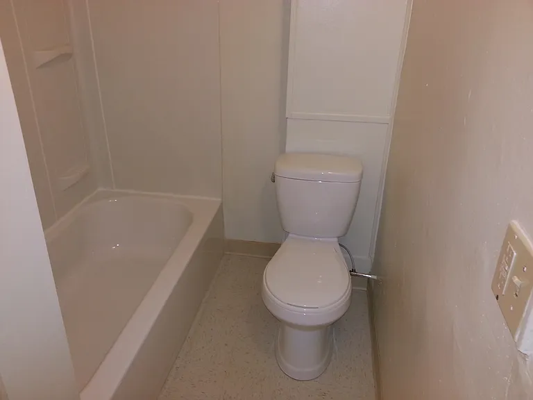 220 Washington St #5 — Photo 6