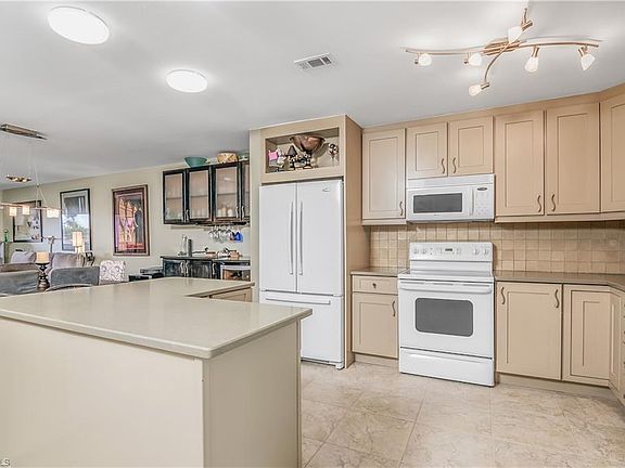 4th image of 5757 Gage Ln #C303