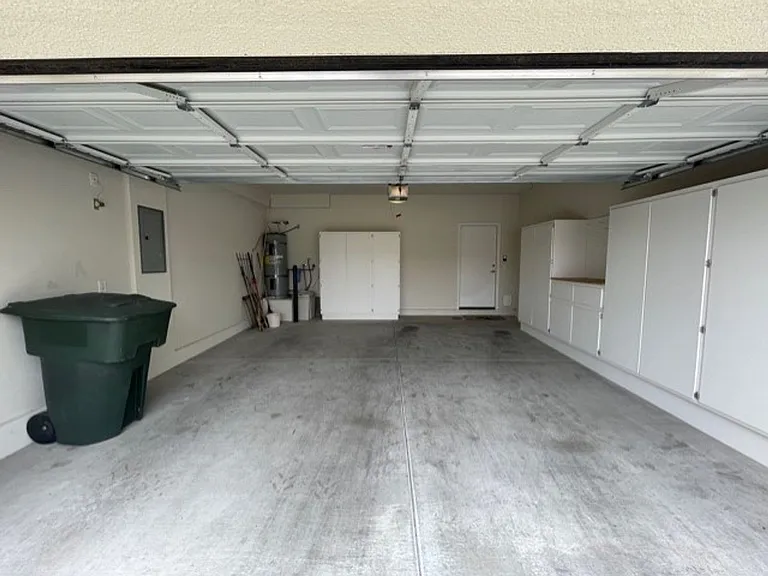 1342 Springdale Ln — Photo 14