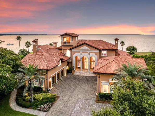 4300 Breakwater Dr, Destin, FL 32541