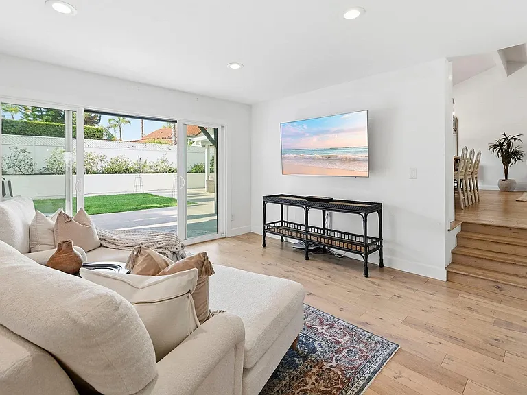 114 Cerro St — Photo 11