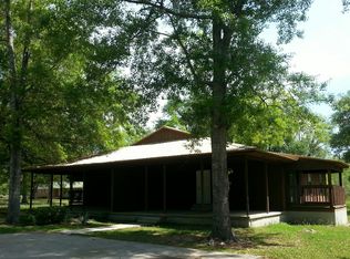 2152B Lovers Ln, Grand Ridge, FL 32442