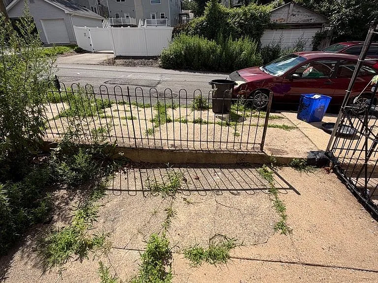 64 W Sharpnack St — Photo 12
