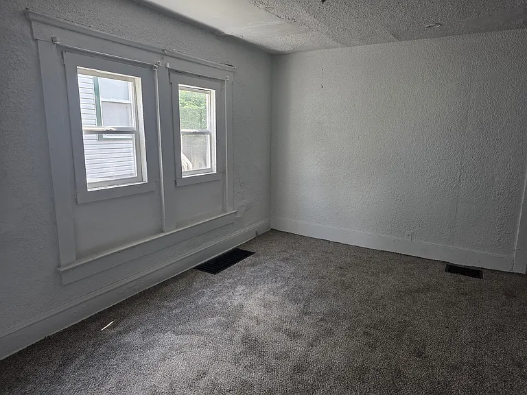 223 N Greenmount Ave — Photo 1
