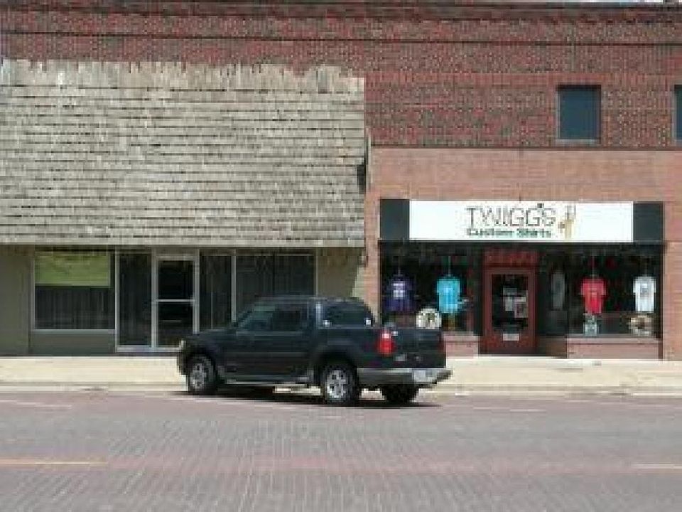 1st image of 302 W Foster Ave