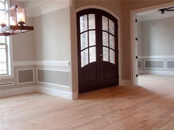 3rd image of 147 Castle Dr #23