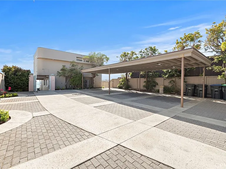 603 S Coast Hwy #B — Photo 17