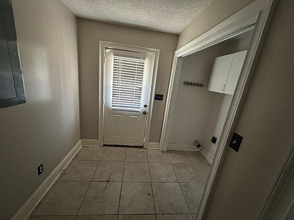 5th image of 3704 Mayfair Ln