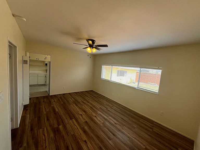 565 Hobbs Ln — Photo 4