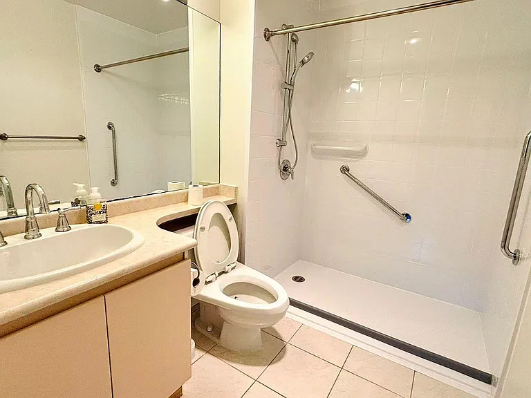 2668 Ash St #204 — Photo 5