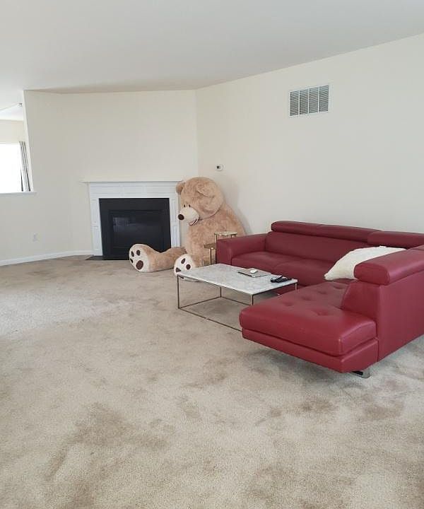 1st image of 607 Jacobsen Cir