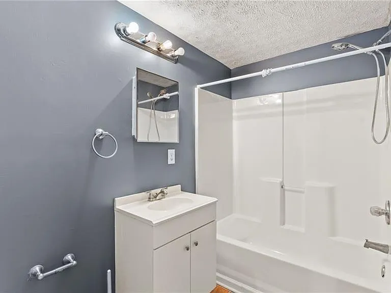 405 Christopher Ln — Photo 24