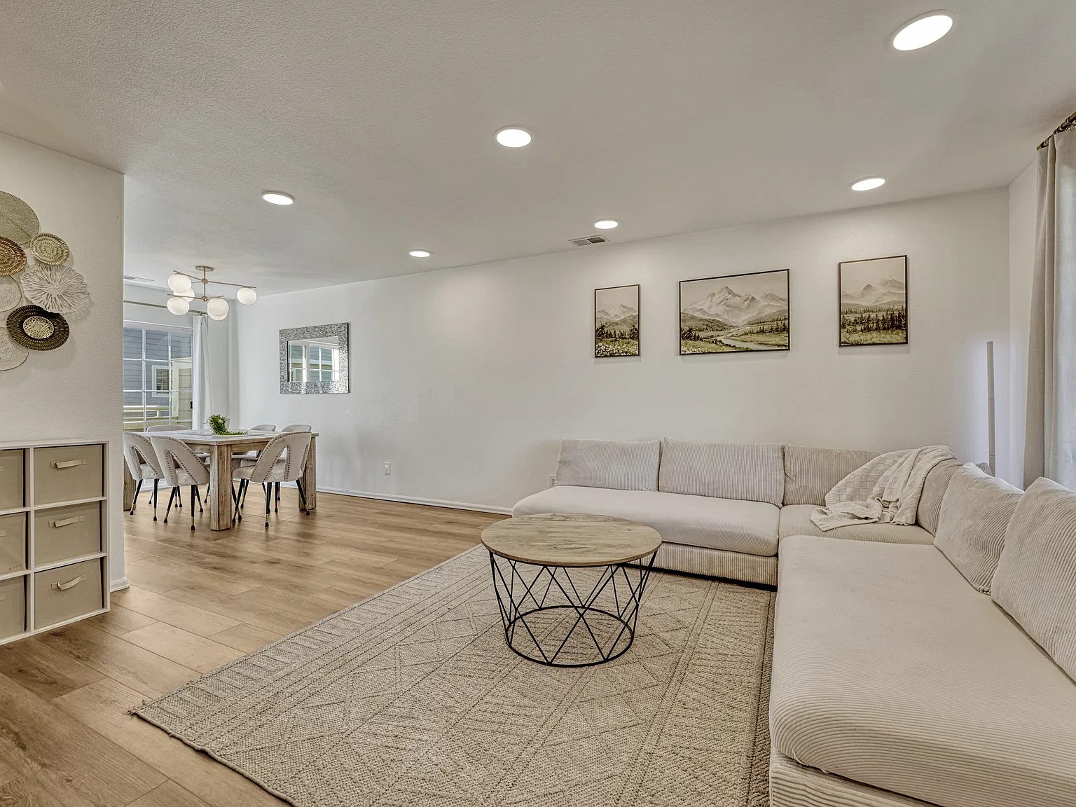 2 bed, 2.5 bath, 1267 sqft, $2,450 — Photo 1