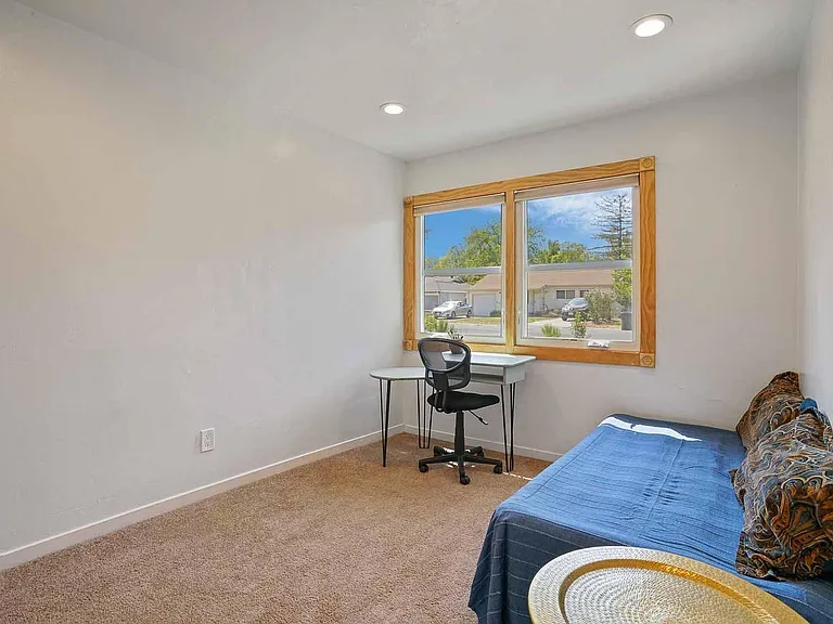 832 Eureka Ave — Photo 18