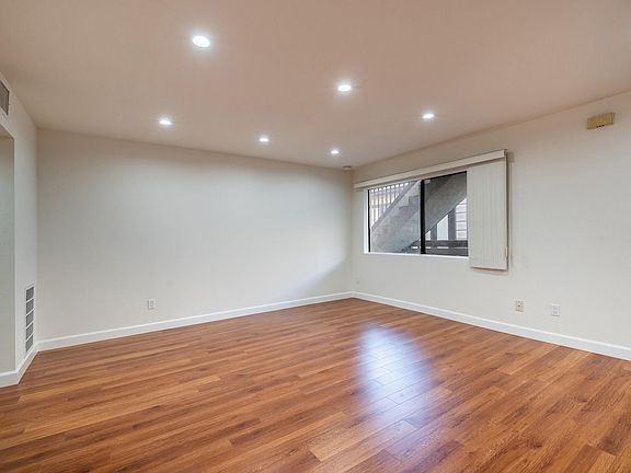 4th image of 367 Salem St APT 102