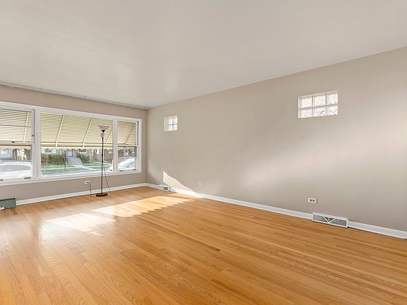 2nd image of 3801 N Pontiac Ave