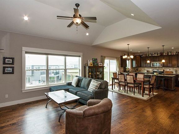 3rd image of 880 Chukar Cir