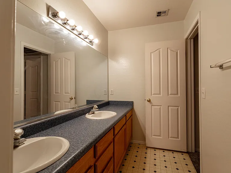 8802 E University Dr — Photo 16
