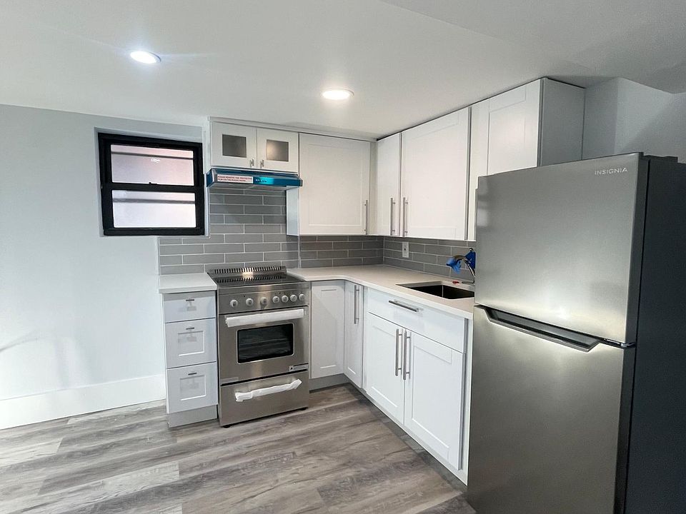 1st image of 2739 Fenton Ave #1