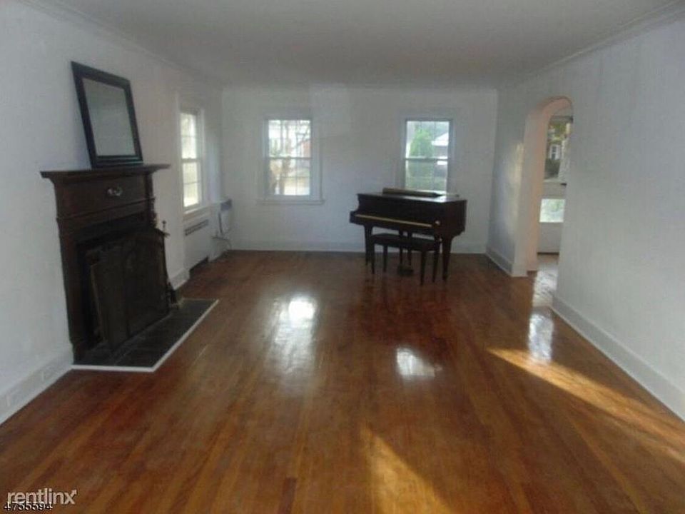 2nd image of 973 Revere Dr