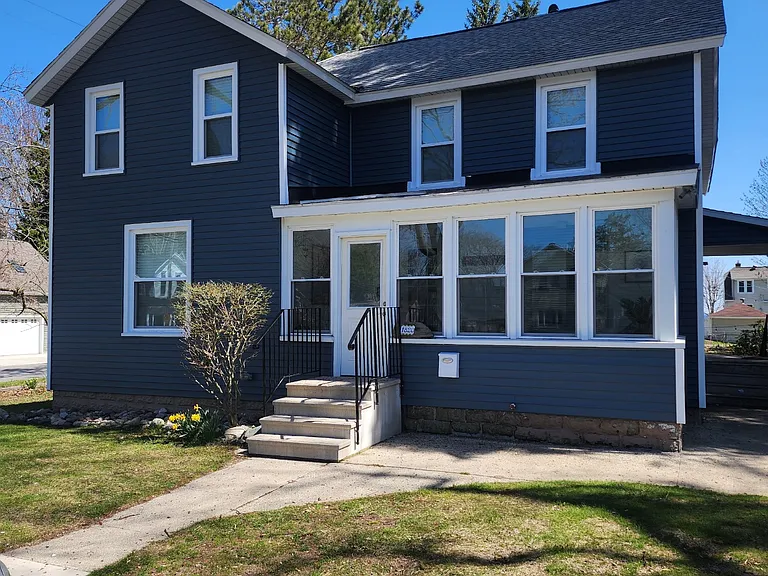 1820 Cherry St — Photo 1