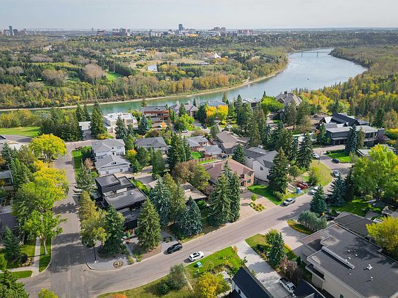 4th image of 3 Riverside Cres NW
