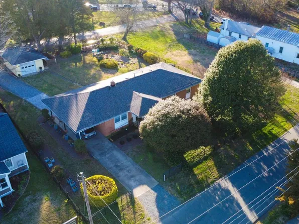 946 Bryant Ave, Colonial Beach, VA 22443