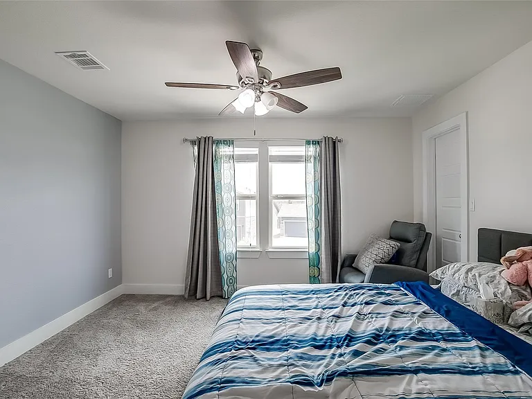 15912 Cadoz Dr — Photo 23