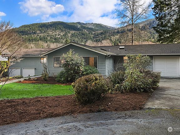 2nd image of 1740 Brookside Drive SE