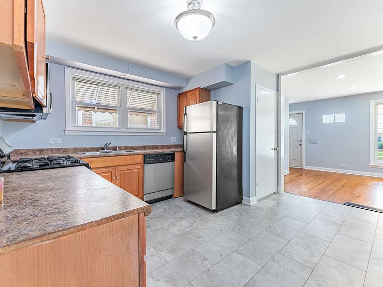 4507 S Leamington Ave — Photo 10