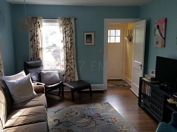 Living Room Reverse View